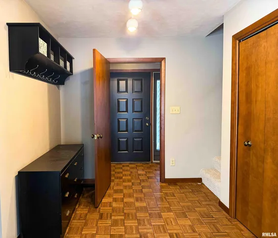 $339,500 | 1318 West Featherwood Drive, Dunlap, IL 61525