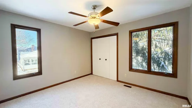 $339,500 | 1318 West Featherwood Drive, Dunlap, IL 61525