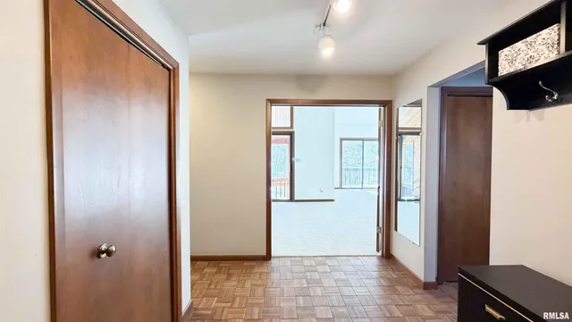 $339,500 | 1318 West Featherwood Drive, Dunlap, IL 61525