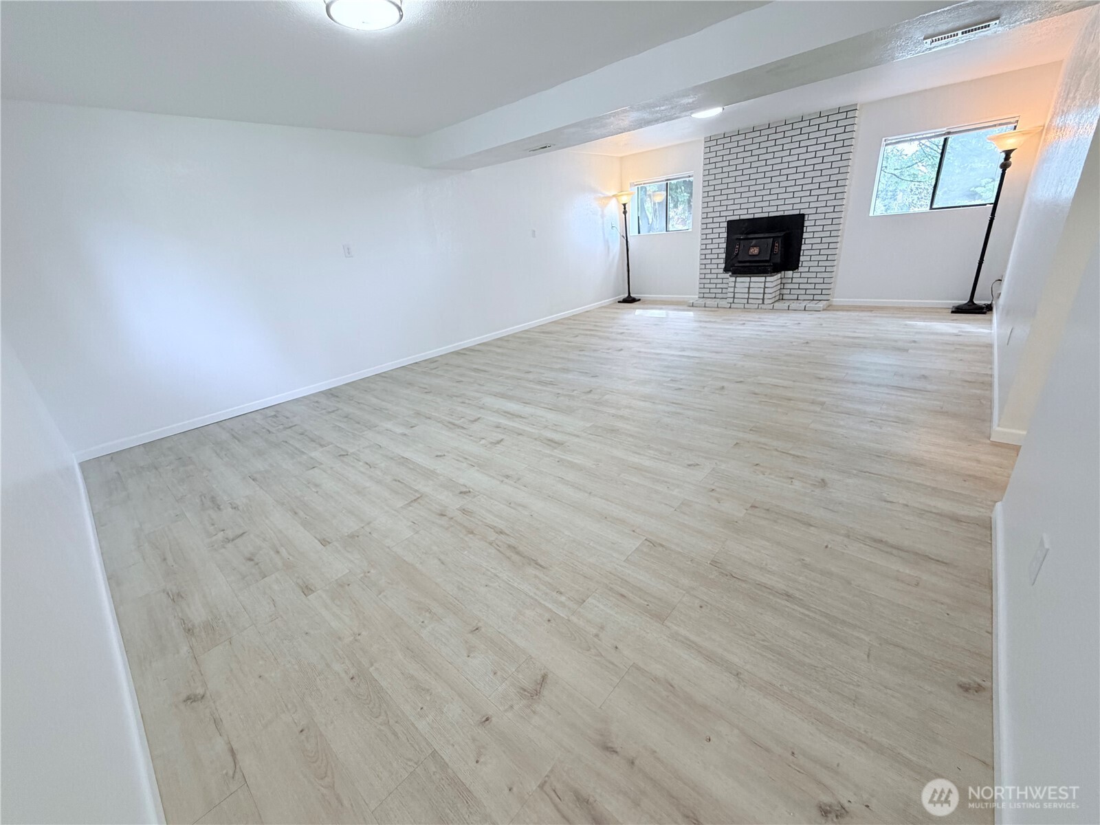 904 North Waugh Road Mount Vernon, WA 98273 - Photo 18 of 40