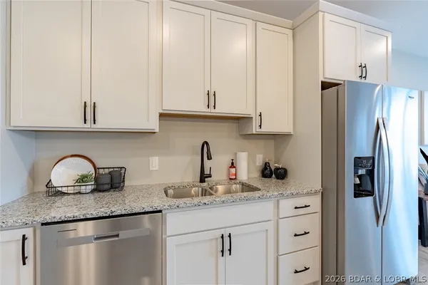 $349,000 | 290 Plaza Bch Drive, Unit 1B, Camdenton, MO 65020