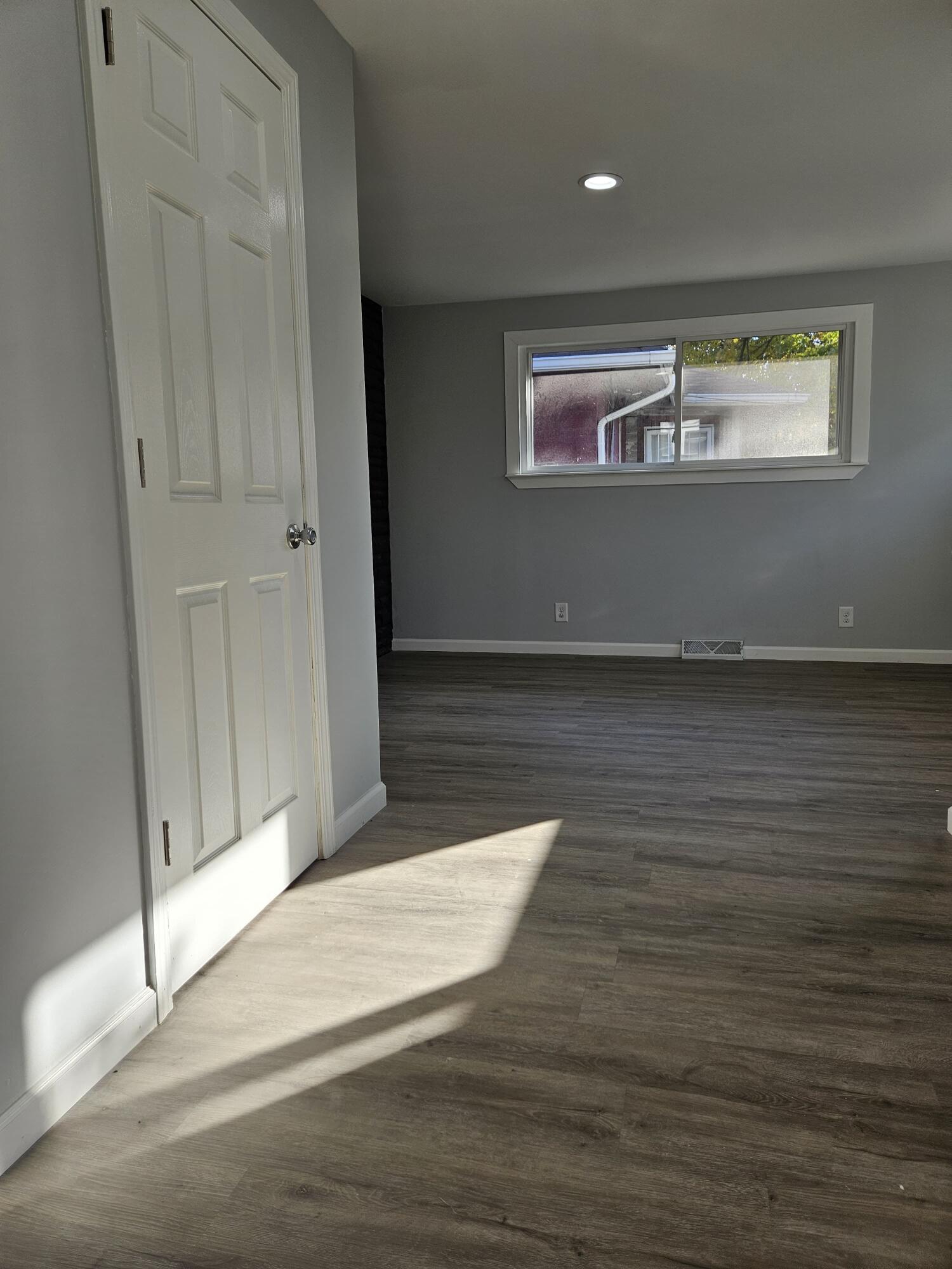 824 Johnson Street Gary, IN 46402 - Photo 12 of 39 1500x2000