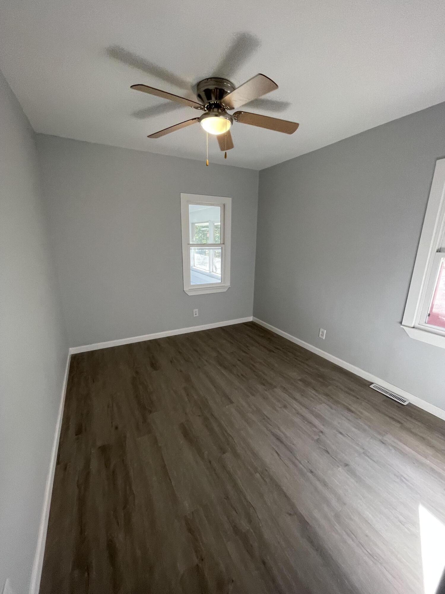 824 Johnson Street Gary, IN 46402 - Photo 16 of 39 1500x2000