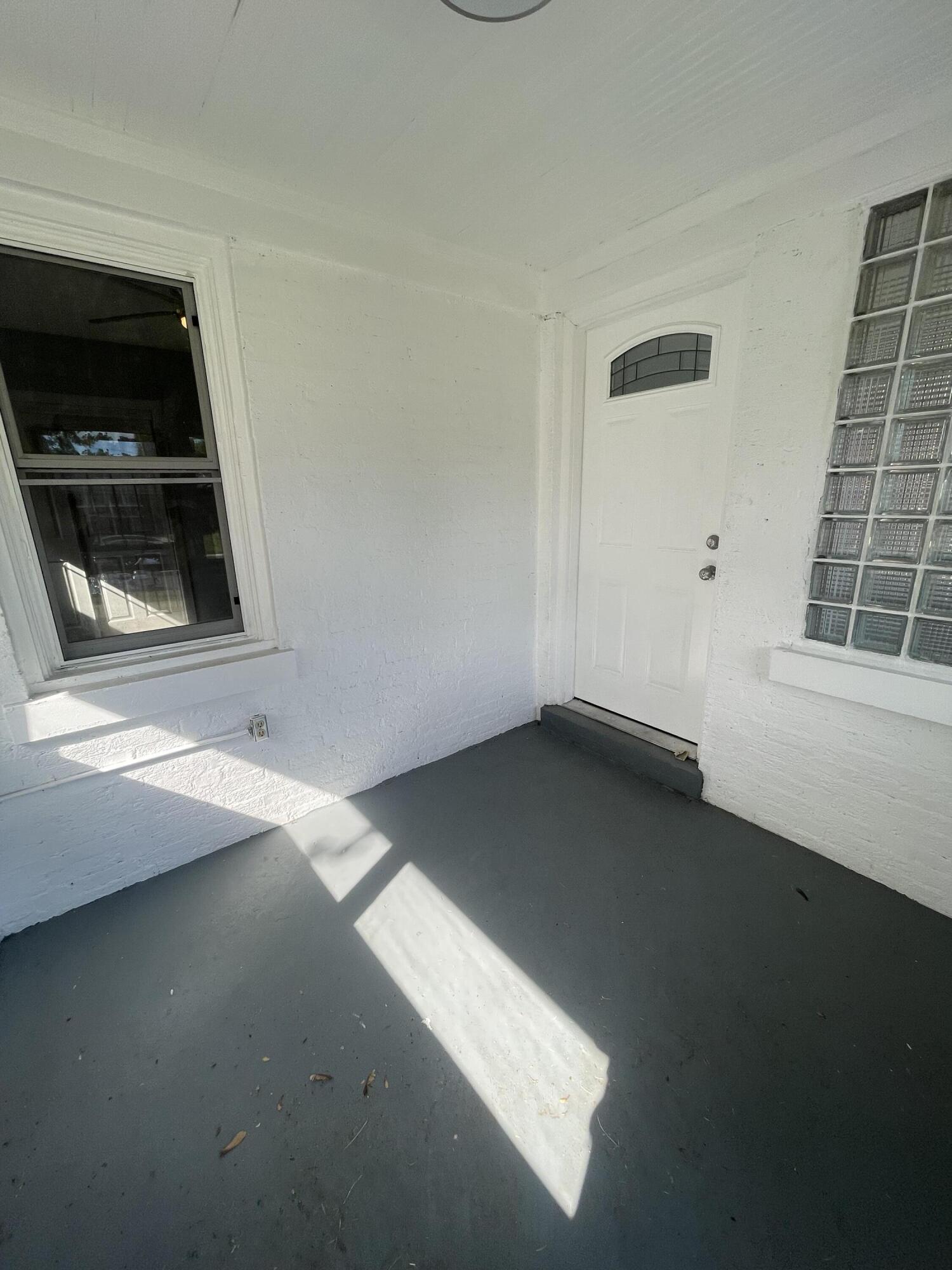 824 Johnson Street Gary, IN 46402 - Photo 2 of 39 1500x2000