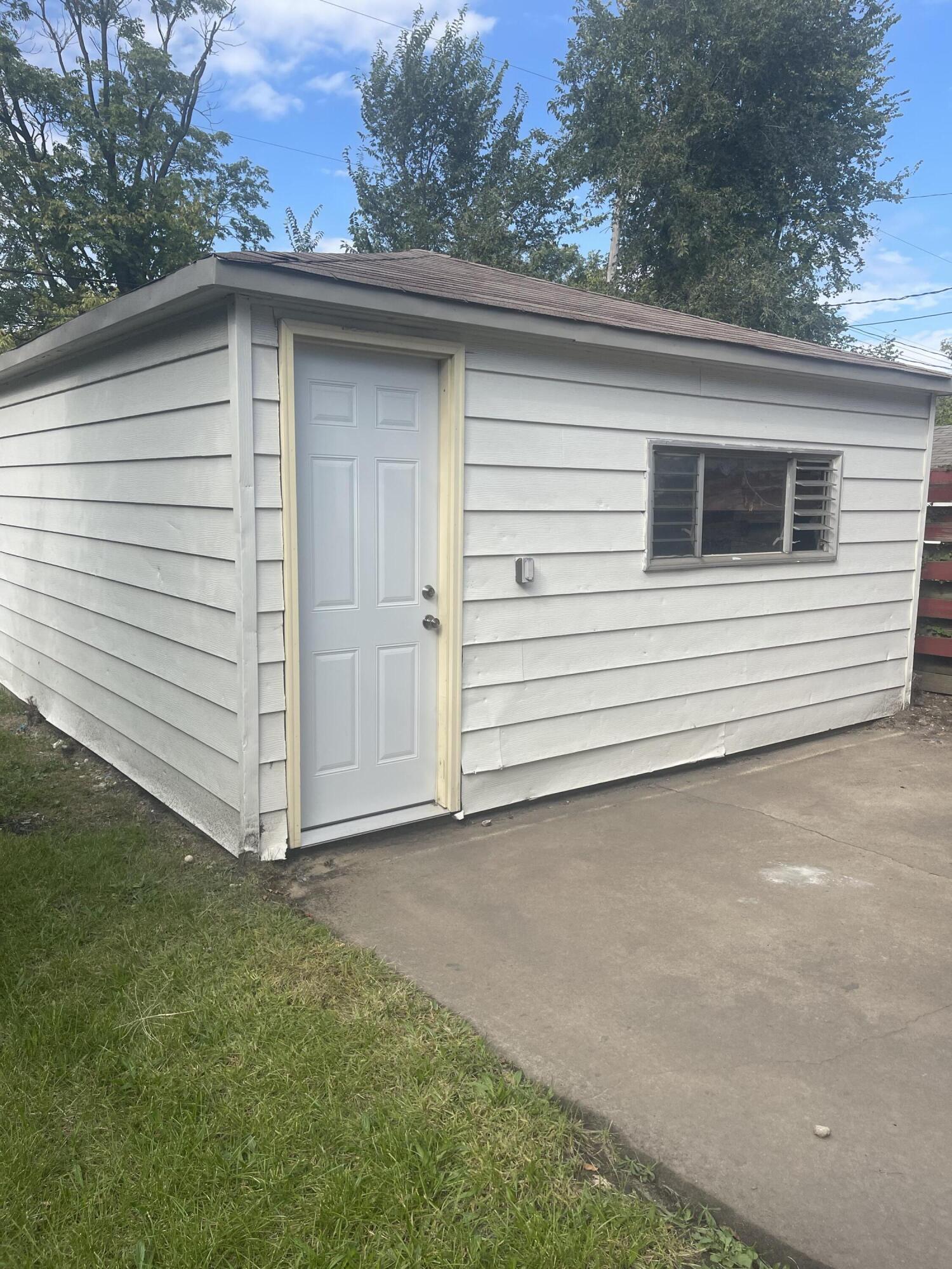 824 Johnson Street Gary, IN 46402 - Photo 27 of 39 1500x2000