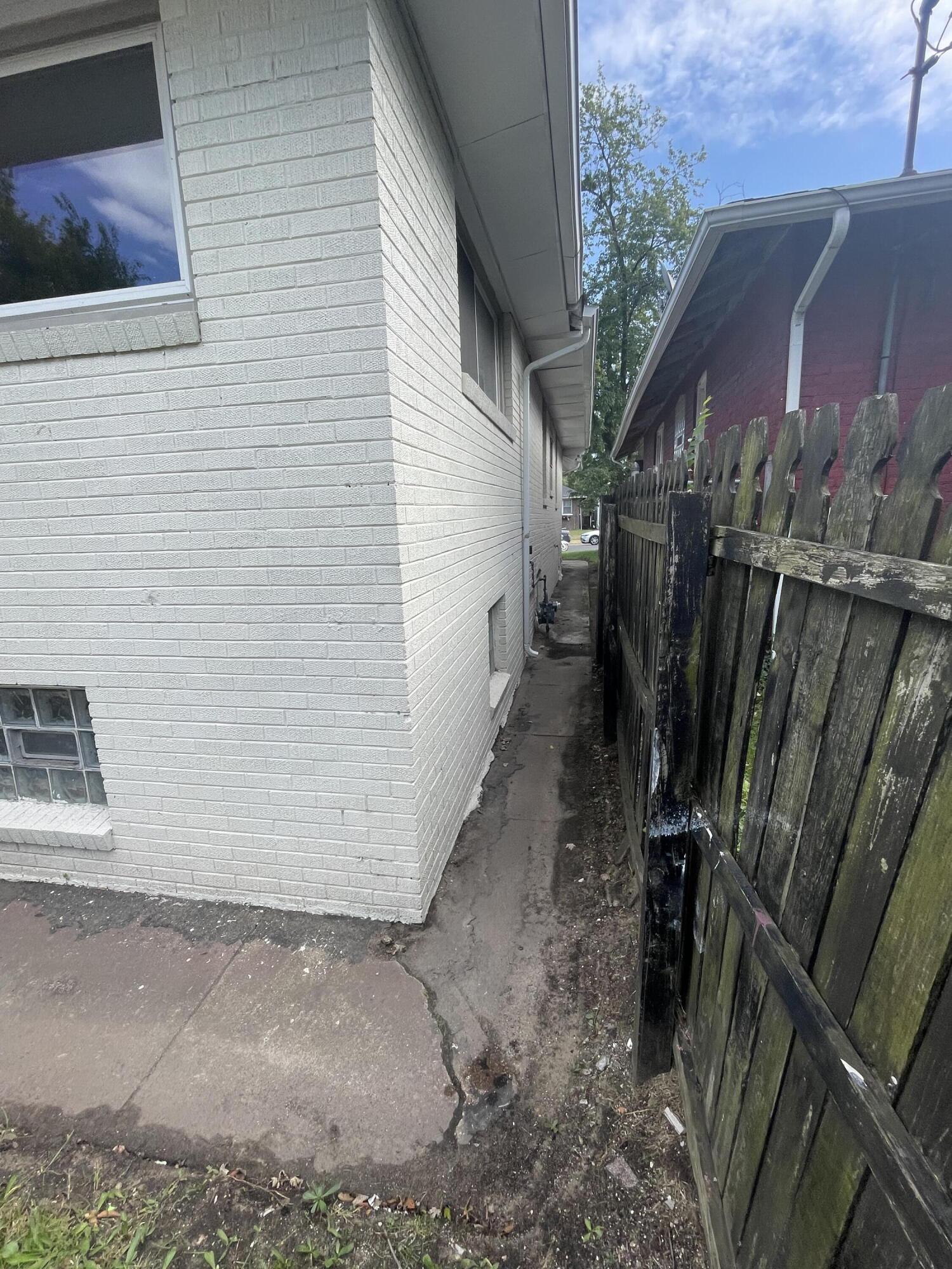 824 Johnson Street Gary, IN 46402 - Photo 30 of 39 1500x2000