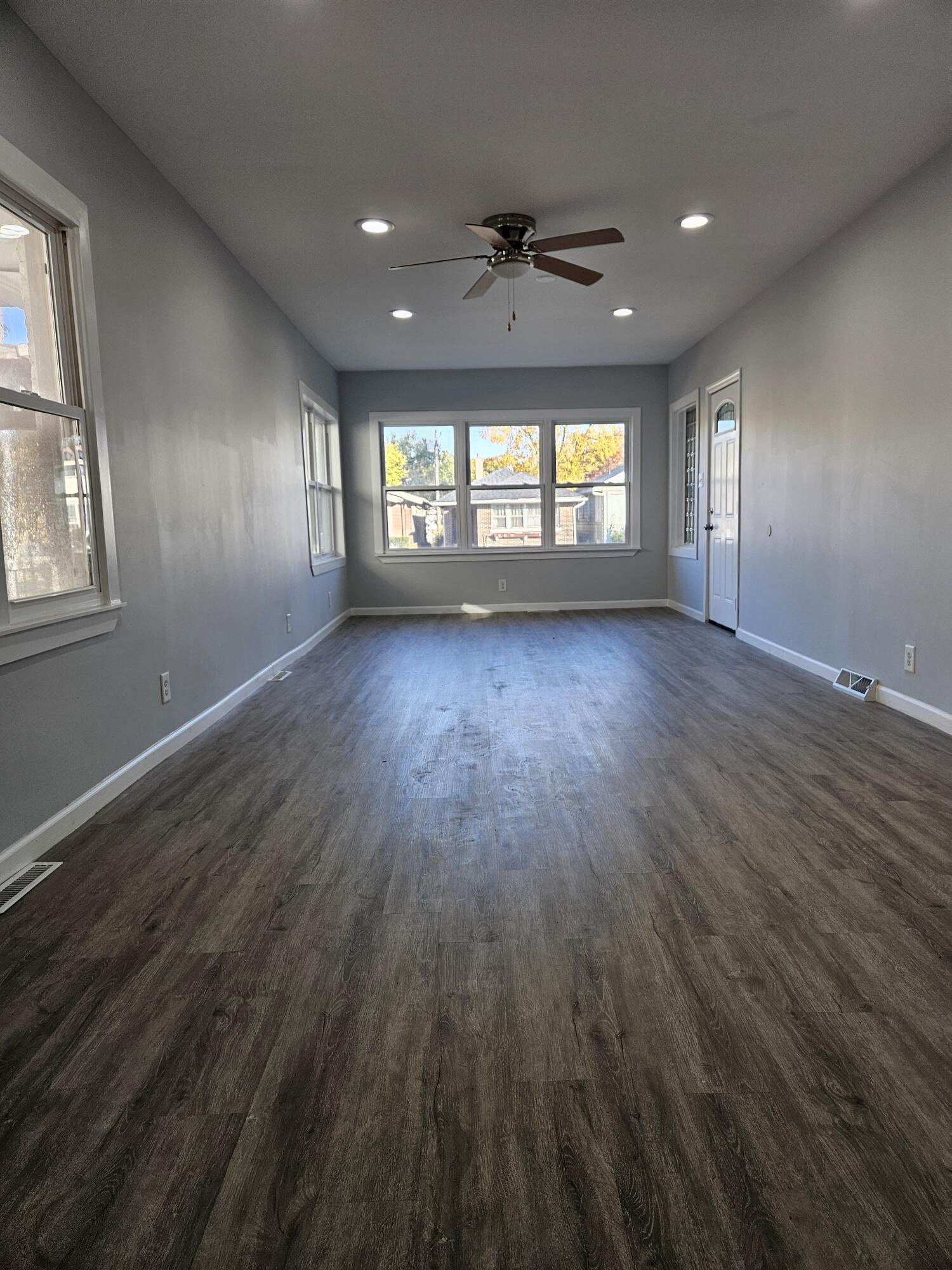 824 Johnson Street Gary, IN 46402 - Photo 4 of 39 1500x2000