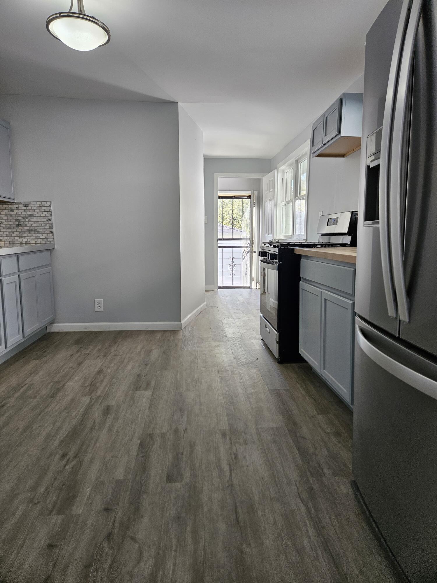 824 Johnson Street Gary, IN 46402 - Photo 5 of 39 1500x2000