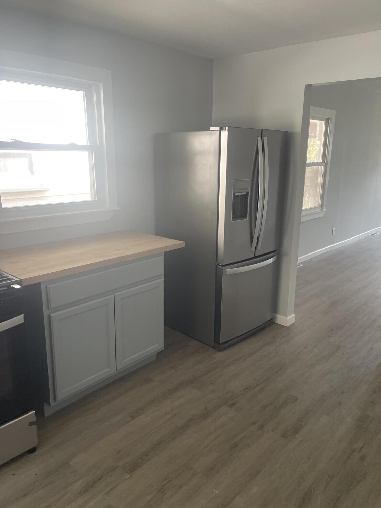 824 Johnson Street Gary, IN 46402 - Photo 7 of 39 1500x2000