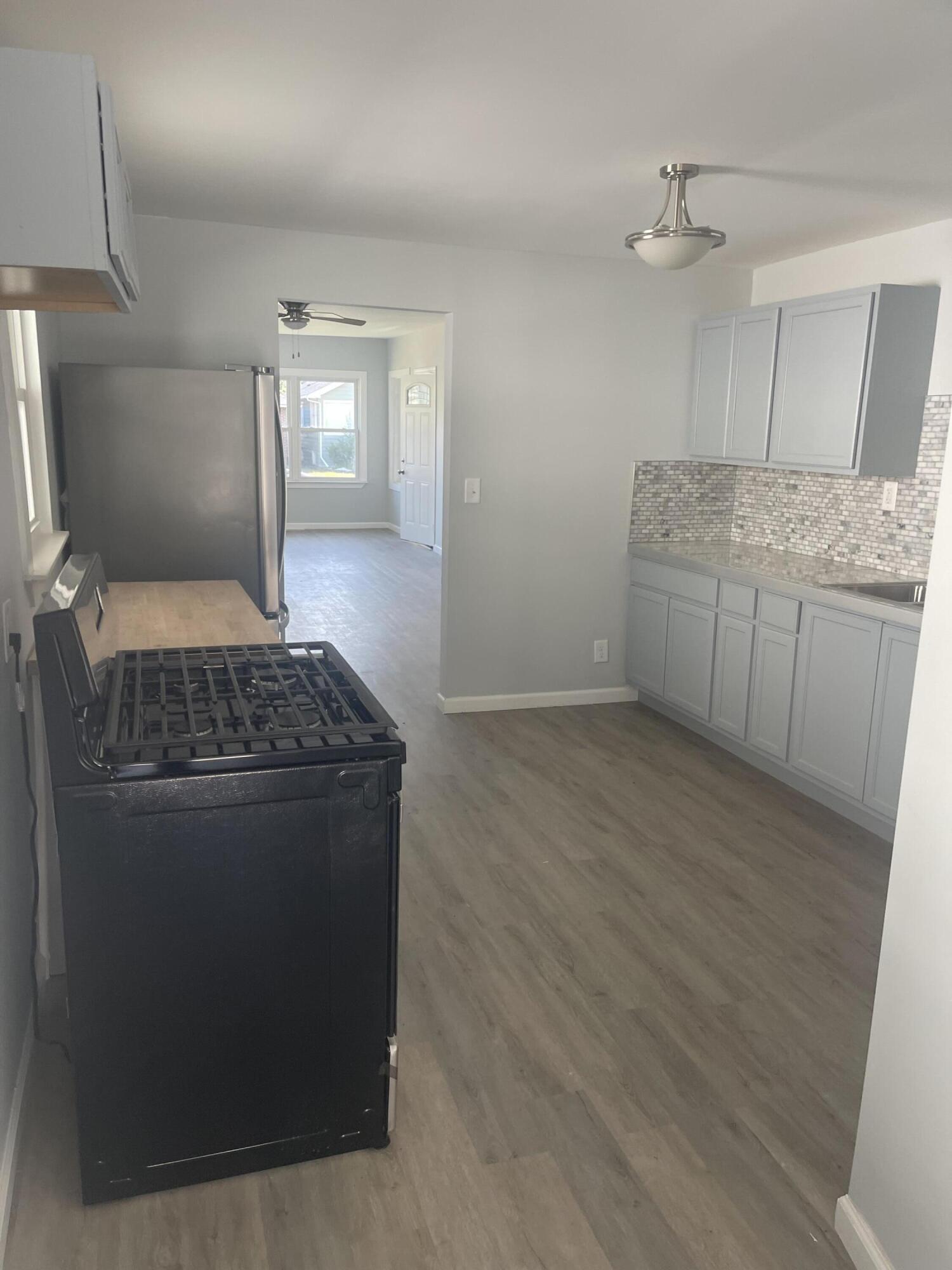 824 Johnson Street Gary, IN 46402 - Photo 8 of 39 1500x2000