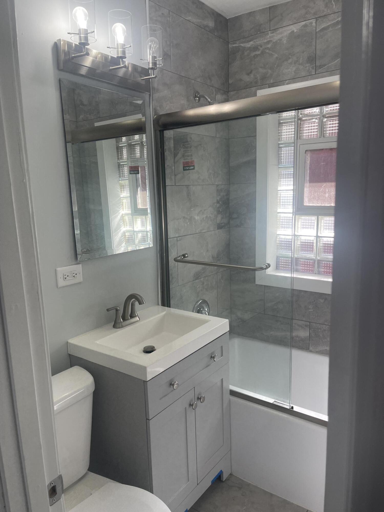 824 Johnson Street Gary, IN 46402 - Photo 10 of 39 1500x2000