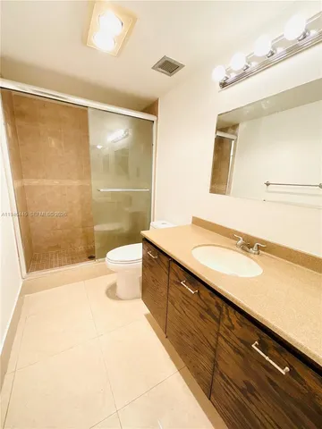 $2,200 | 919 Hillcrest Drive, Unit 704, Hollywood, FL 33021