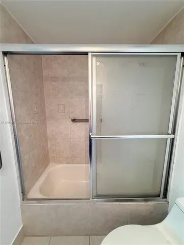 $2,200 | 919 Hillcrest Drive, Unit 704, Hollywood, FL 33021