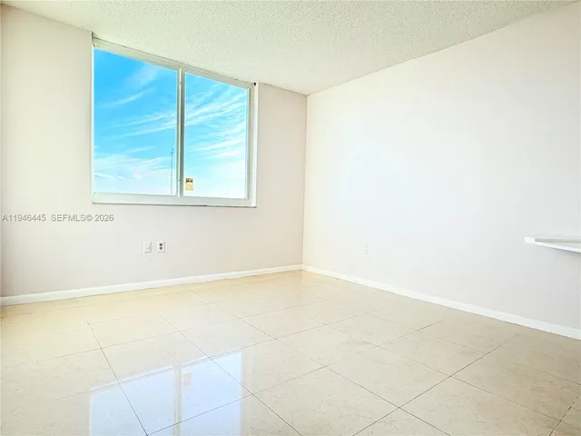 $2,200 | 919 Hillcrest Drive, Unit 704, Hollywood, FL 33021