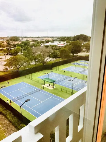 $2,200 | 919 Hillcrest Drive, Unit 704, Hollywood, FL 33021