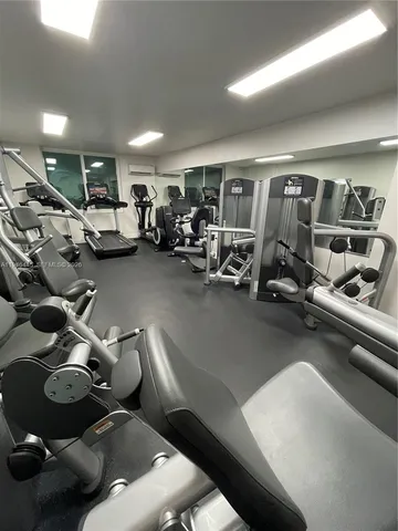 $2,200 | 919 Hillcrest Drive, Unit 704, Hollywood, FL 33021