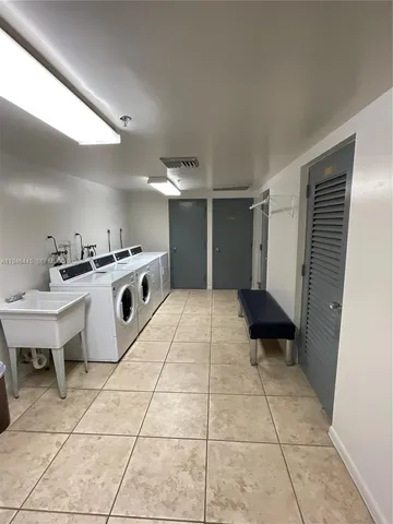 $2,200 | 919 Hillcrest Drive, Unit 704, Hollywood, FL 33021