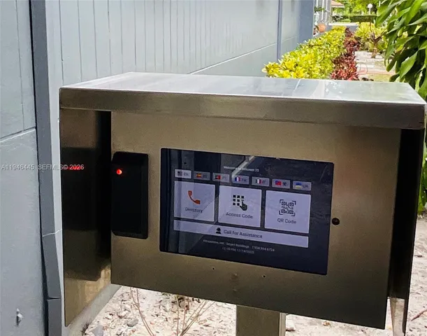 $2,200 | 919 Hillcrest Drive, Unit 704, Hollywood, FL 33021