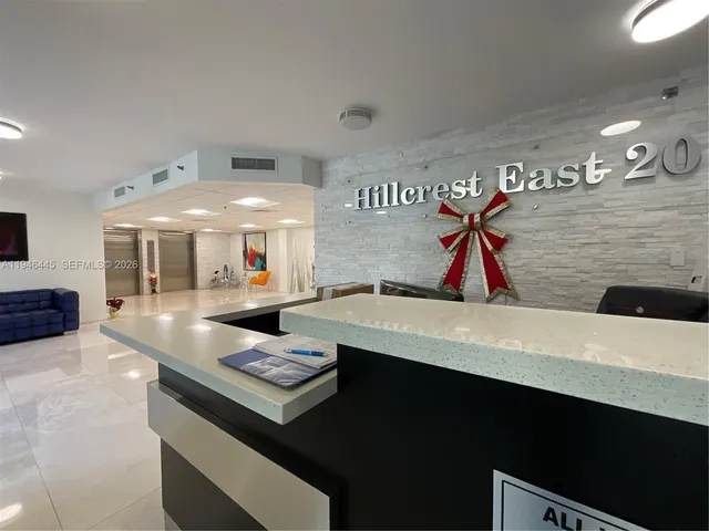 $2,200 | 919 Hillcrest Drive, Unit 704, Hollywood, FL 33021