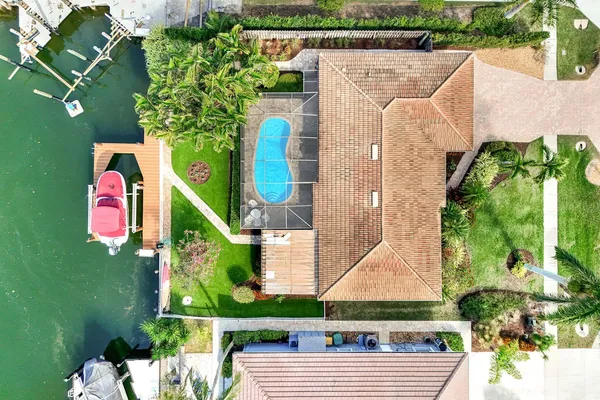 $1,100,000 | 20 Hickory Court, Marco Island, FL 34145