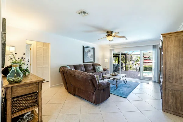 $1,100,000 | 20 Hickory Court, Marco Island, FL 34145