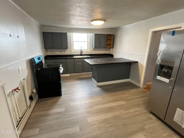 $1,800 | 715 Hudson Avenue, Unit D, Stillwater, NY 12170