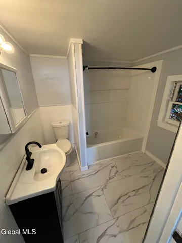 $1,800 | 715 Hudson Avenue, Unit D, Stillwater, NY 12170