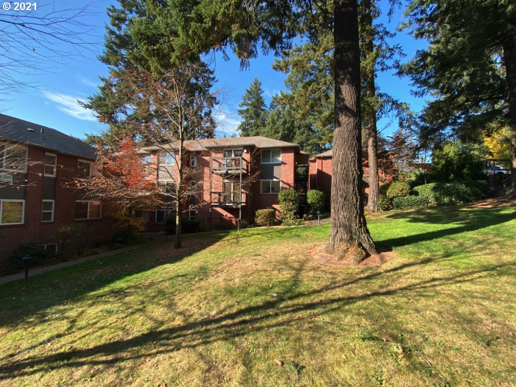 218 Ridgeway Road Lake Oswego, OR 97034 - Photo 1 of 7 Gallery Image 1