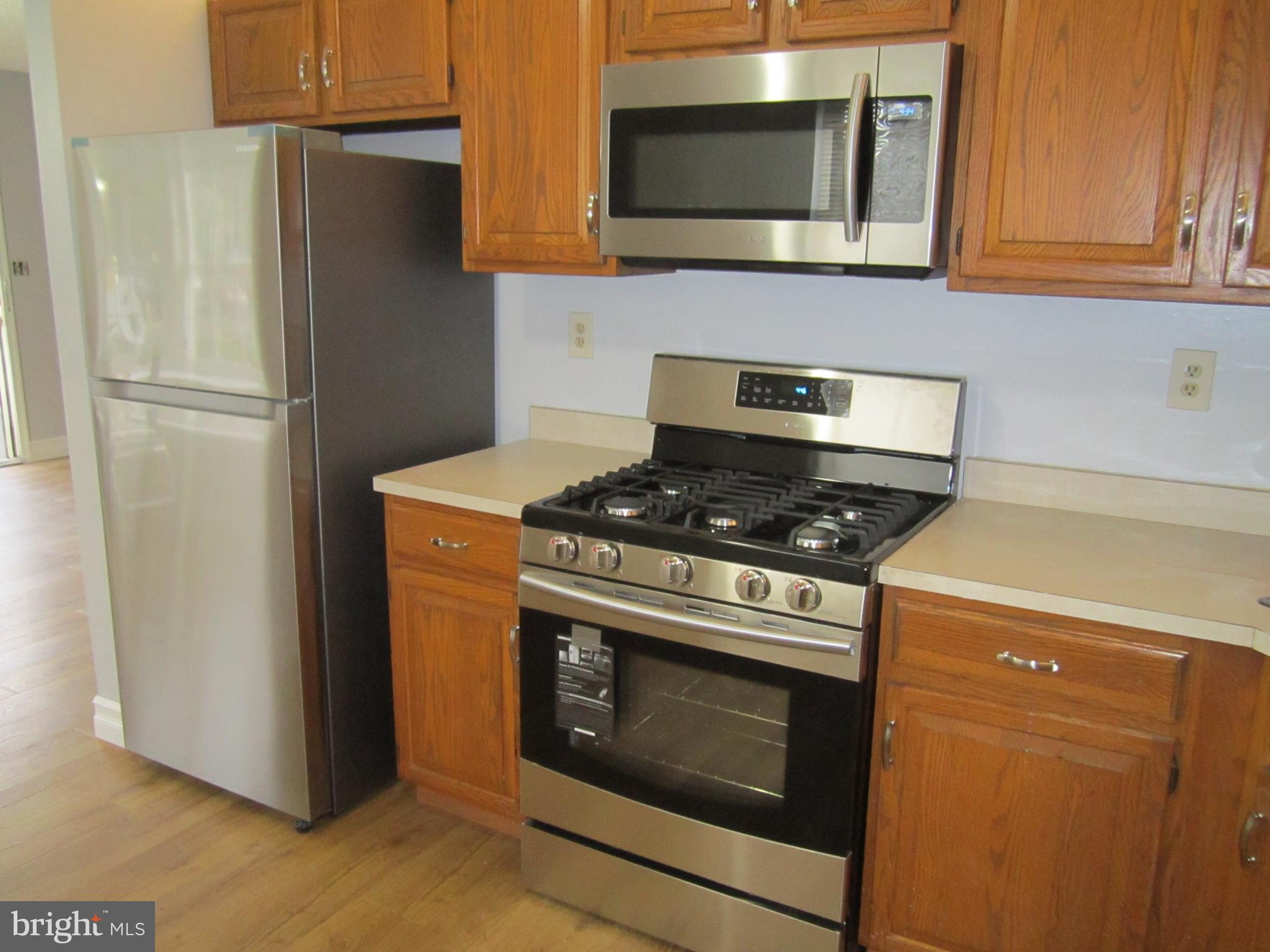 92 Versailles Court Hamilton, NJ 08619 - Photo 9 of 28