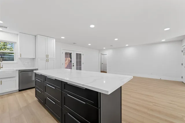 $3,000 | 9770 Cedardale Drive, Houston, TX 77055