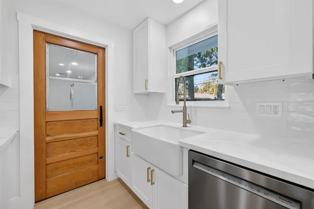 $3,000 | 9770 Cedardale Drive, Houston, TX 77055