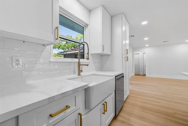 $3,000 | 9770 Cedardale Drive, Houston, TX 77055