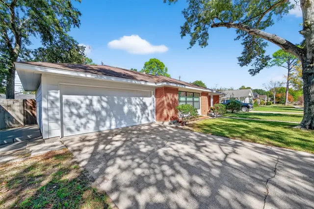 $3,000 | 9770 Cedardale Drive, Houston, TX 77055