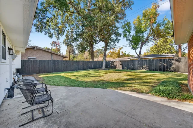 $3,000 | 9770 Cedardale Drive, Houston, TX 77055