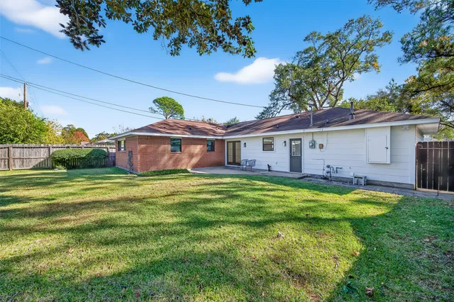 $3,000 | 9770 Cedardale Drive, Houston, TX 77055