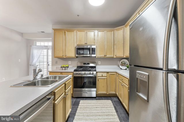 $555,000 | 5066 Donovan Drive, Alexandria, VA 22304