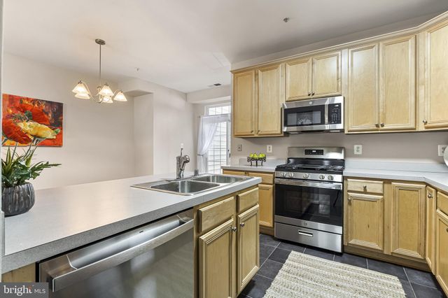 $555,000 | 5066 Donovan Drive, Alexandria, VA 22304