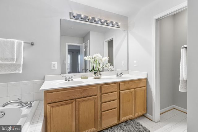 $555,000 | 5066 Donovan Drive, Alexandria, VA 22304