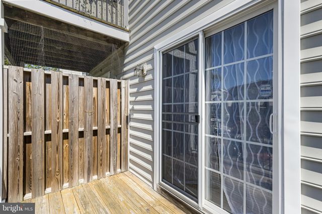 $555,000 | 5066 Donovan Drive, Alexandria, VA 22304