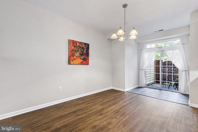 $555,000 | 5066 Donovan Drive, Alexandria, VA 22304