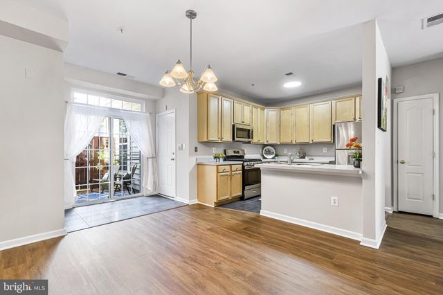 $555,000 | 5066 Donovan Drive, Alexandria, VA 22304