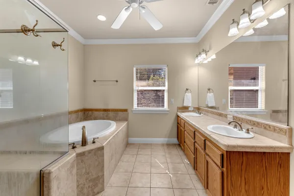 $425,000 | 24015 Shirley Drive, Bella Vista, CA 96008