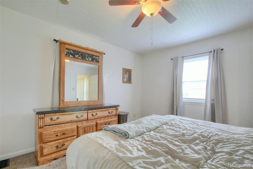 13769 Rosedale Street Southgate, MI 48195 - Photo 15 of 27