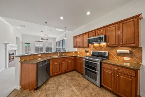 $430,000 | 325 Kirby Drive, Argyle, TX 76226