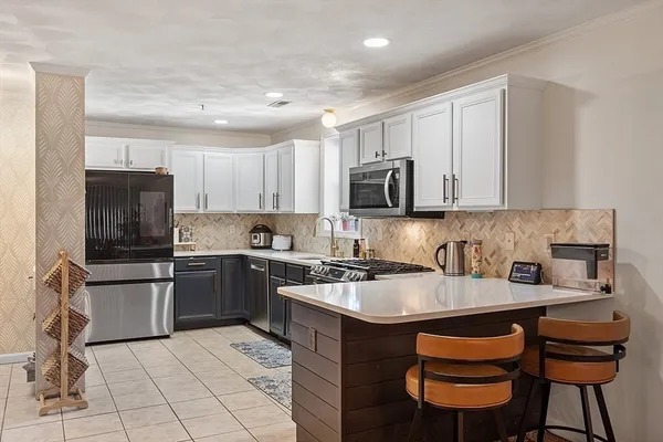 $3,500 | 18 Dale Street, Unit 6H, Andover, MA 01810