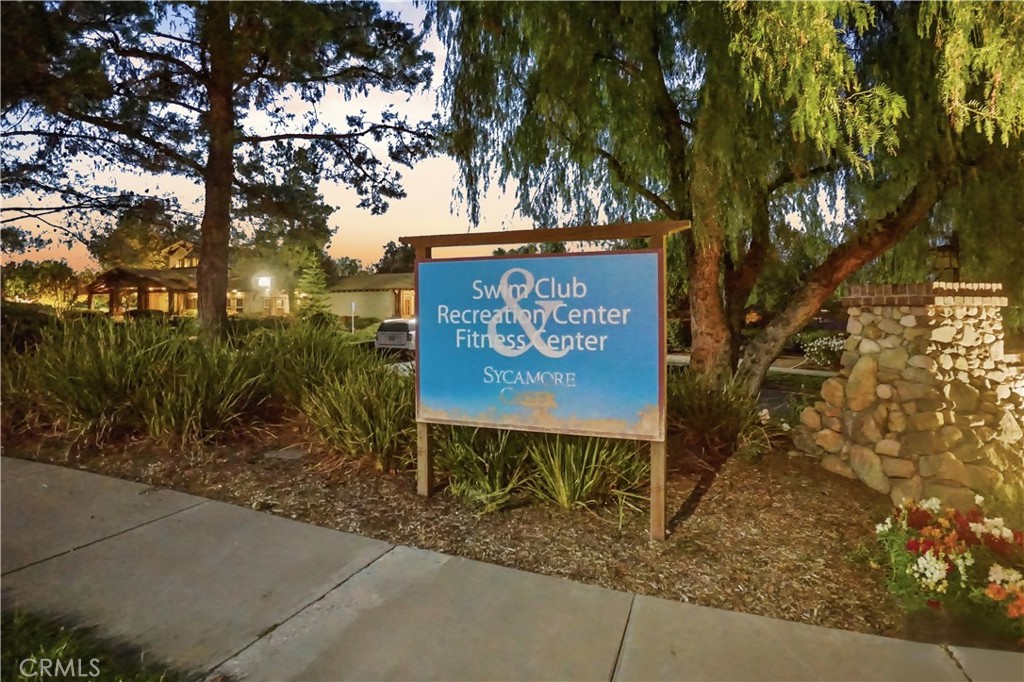 25654 Red Hawk Road Corona, CA 92883 - Photo 61 of 75 a sign that is on the side of the road