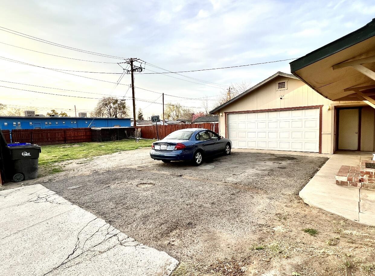 662 Channing Way Exeter, CA 93221 - Photo 18 of 19 6A8EAC6F-044D-47B1-B488-B5DB14E83E1A