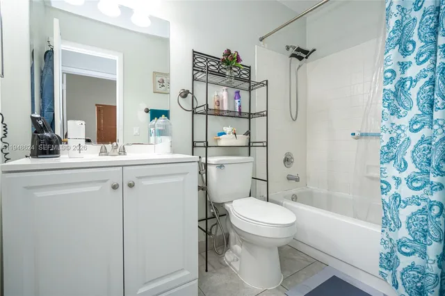 $340,000 | 15235 Southwest 64th Terrace, Unit 935, Miami, FL 33193