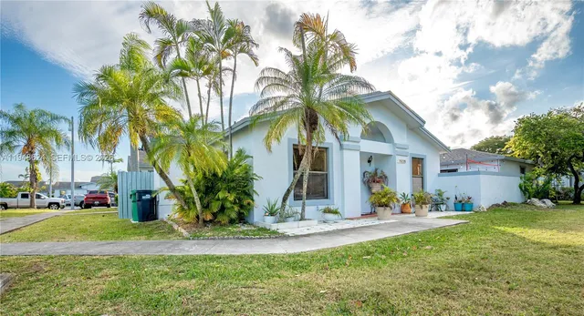 $340,000 | 15235 Southwest 64th Terrace, Unit 935, Miami, FL 33193