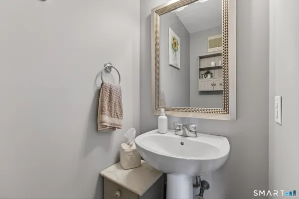 $335,000 | 135 New Britain Avenue, Unit 5, Plainville, CT 06062